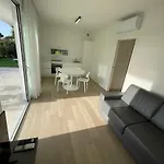 App4rent Ground Floor - 2 Family Apartment