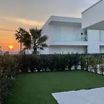 App4rent Ground Floor - 2 Family *