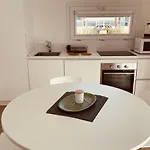 App4rent Ground Floor - 2 Family Apartment