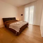 App4rent Ground Floor - 2 Family Apartment *