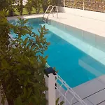Apartment App4rent Ground Floor - 2 Family